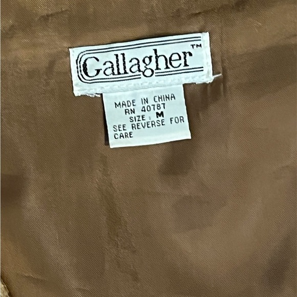 Vintage Ladies Suede 100% Leather Camel Vest Size Medium Fits like a Large - Picture 5 of 8